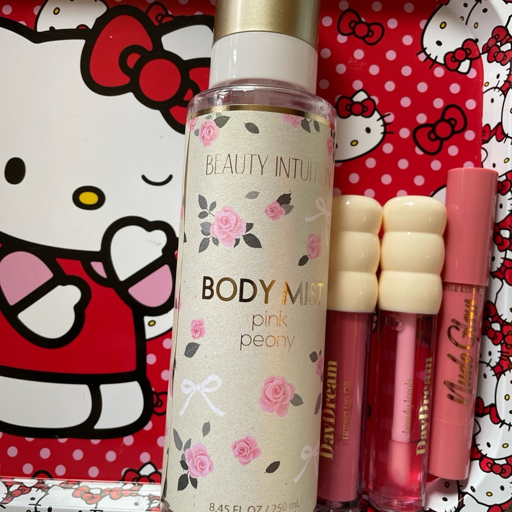 Pink Peony Body Mist & 2 lip gloss & lip crayon condition set